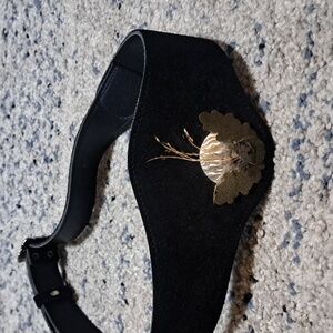 Elegant Black Belt with Gold Accent